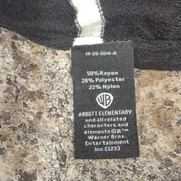 Very Nice New With Tags Long Sleeve Sweater (Women's Size Medium) - Picture 11 of 12